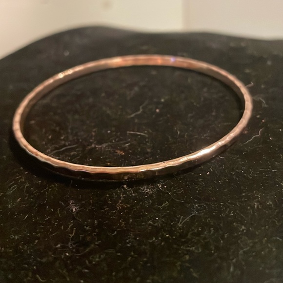 8” mixed metal hammered gold tone stackable bangle bracelet - Picture 3 of 10